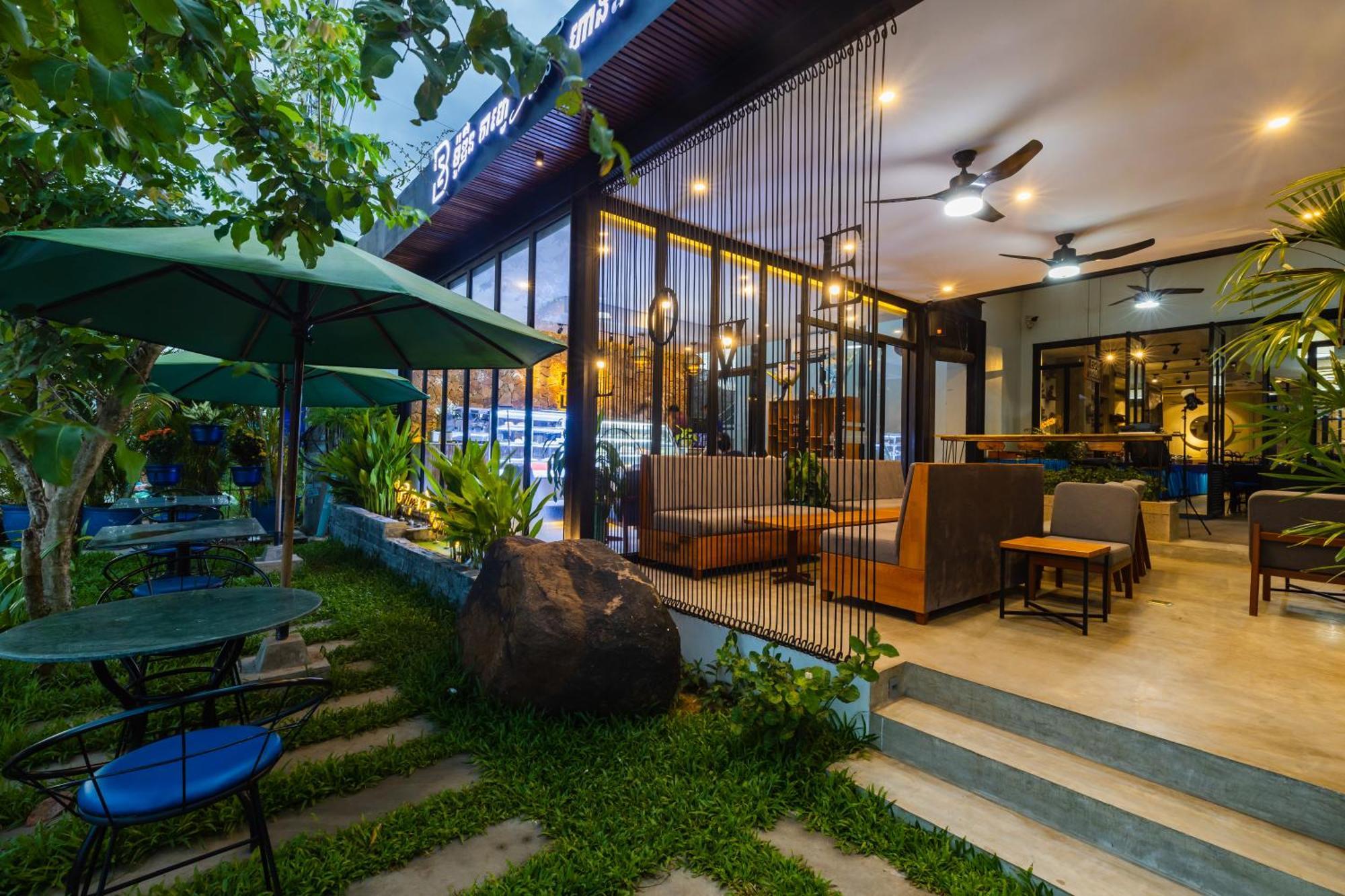 Bayon Modern Residence Siem Reap Esterno foto